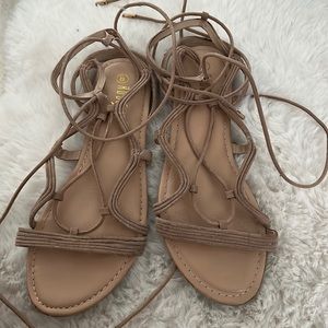 Sandals tie up